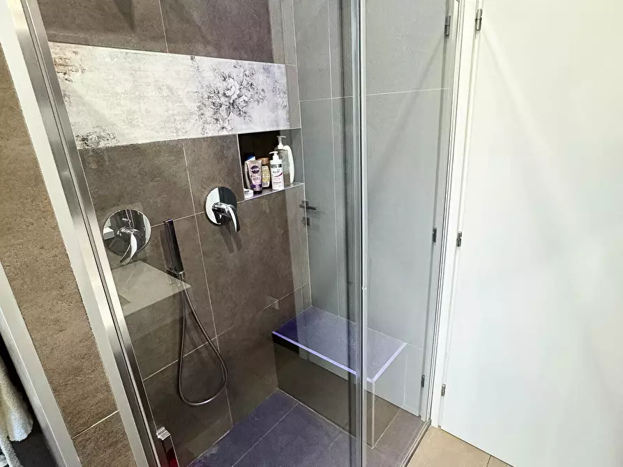 Immagine 30 di Quadrilocale in vendita  in Viale San Gottardo a Rimini