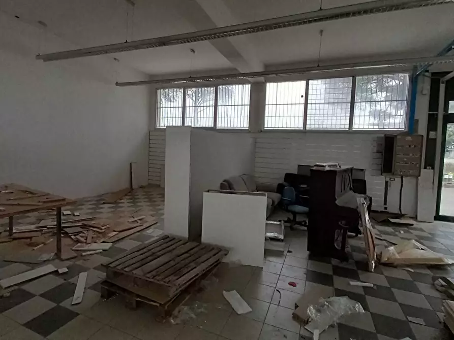 Immagine 8 di Attività commerciale in affitto  in Via Ausa 46 a Rimini