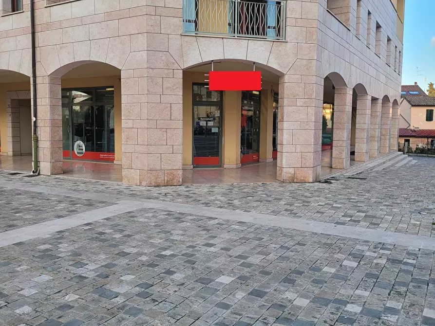 Immagine 4 di Attività commerciale in affitto  in Piazza Europa 24 a Verucchio