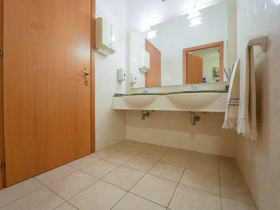 Immagine 12 di Palazzo in vendita  in Via Publio Virgilio Marone a Bellaria-Igea Marina