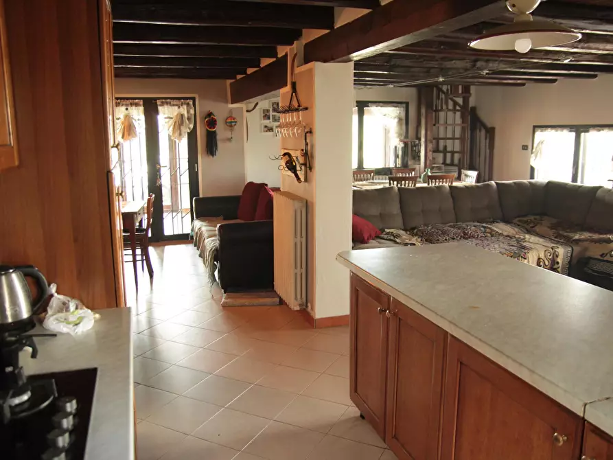 Immagine 23 di Villa in vendita  in Via Tomassini 18 a Borghi