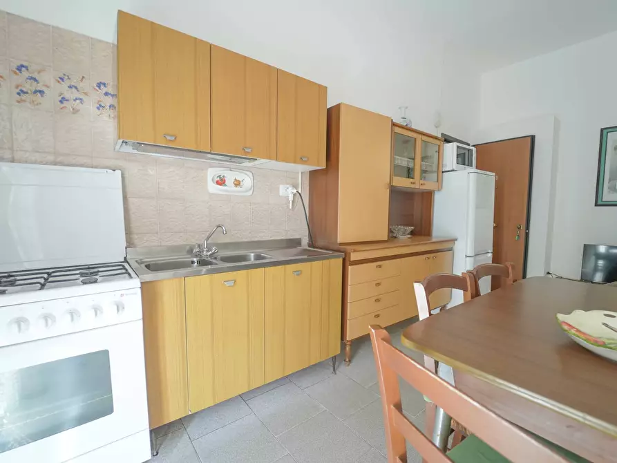 Immagine 15 di Palazzo in vendita  in Via Albio Tibullo 40 a Bellaria-Igea Marina