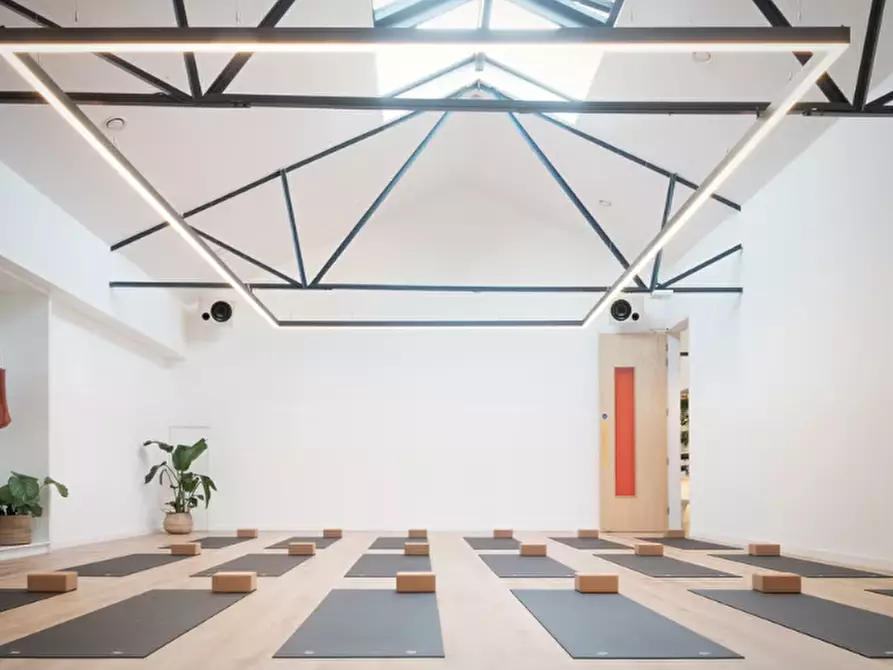 Immagine 3 di Locale commerciale in affitto  in Viale Tiberio 28 a Rimini