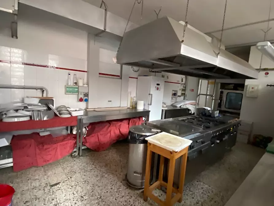 Immagine 22 di Palazzo in vendita  in Viale Don Giovanni Bosco 21 a Rimini