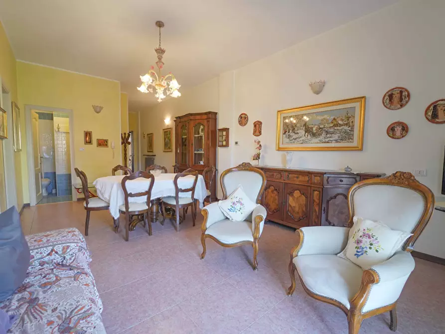 Immagine 22 di Palazzo in vendita  in Via Albio Tibullo 40 a Bellaria-Igea Marina
