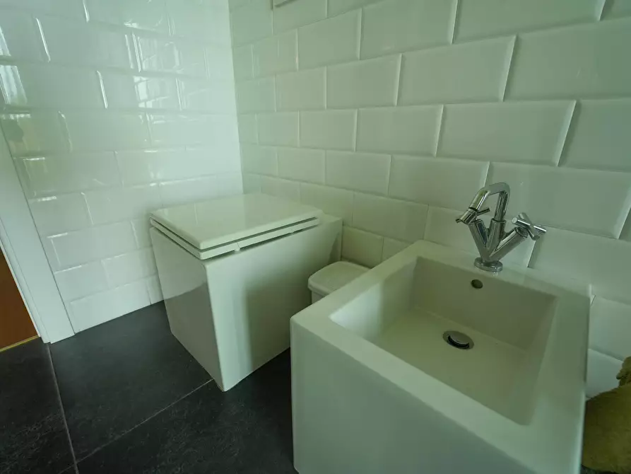 Immagine 27 di Quadrilocale in vendita  in Via dell'Edera 8 a Rimini