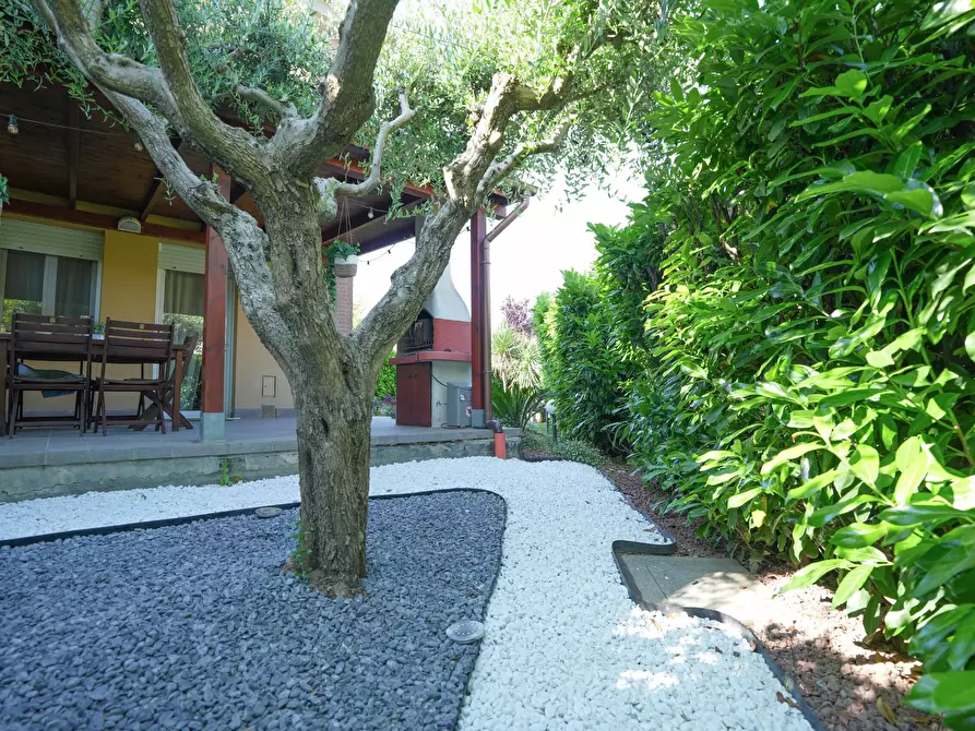 Immagine 30 di Trilocale in vendita  in Via Berlino 89 a Santarcangelo Di Romagna