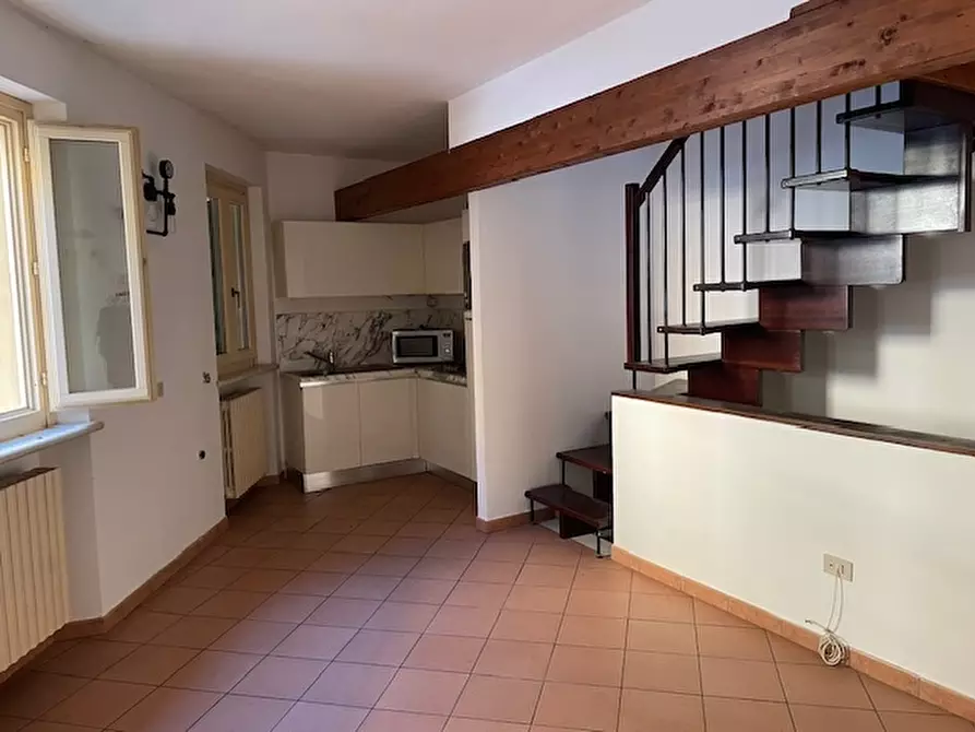 Immagine 1 di Trilocale in vendita  a Pesaro