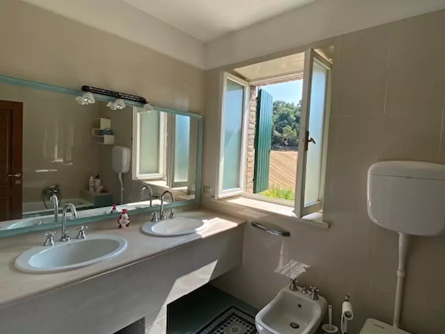 Immagine 20 di Rustico / casale in vendita  in Via Sant'Andrea in Villis a Fano