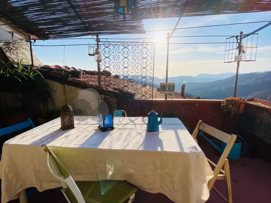 Immagine 1 di Rustico / casale in vendita  in Via Borgo di Sopra Giucano 10 a Fosdinovo