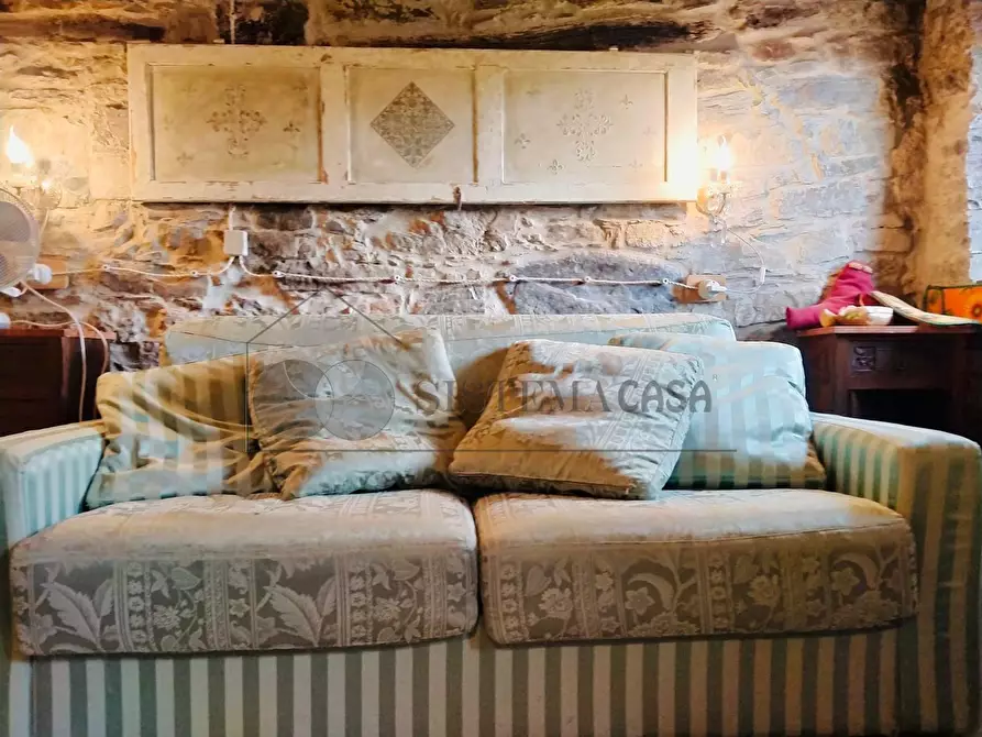 Immagine 13 di Casa semindipendente in vendita  in Via Debeduse 10 a Calice Al Cornoviglio