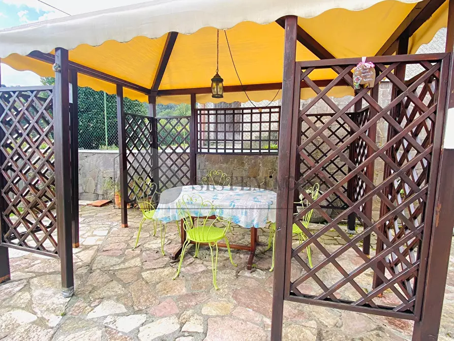 Immagine 27 di Villa in vendita  in Via 1º Maggio 12 a Follo