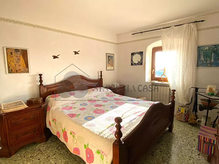 Immagine 38 di Rustico / casale in vendita  in Via Borgo di Sopra Giucano 10 a Fosdinovo