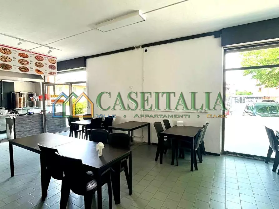 Immagine 10 di Locale commerciale in vendita  in Via Stazione 78 a None
