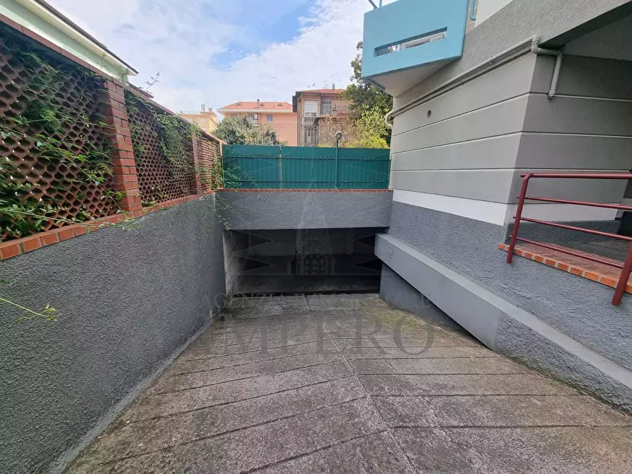 Immagine 3 di Garage in vendita  in Vicolo Arene 14 a Ventimiglia
