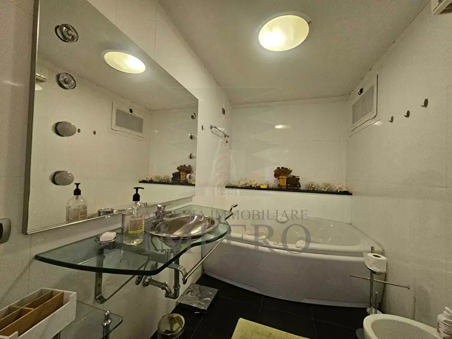 Immagine 21 di Villa in vendita  in Via Woronof a Ventimiglia