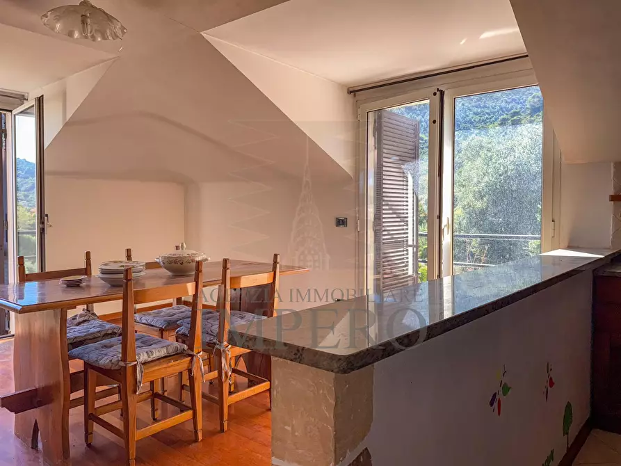 Immagine 4 di Pentalocale in vendita  in Località Gray 14 a Camporosso