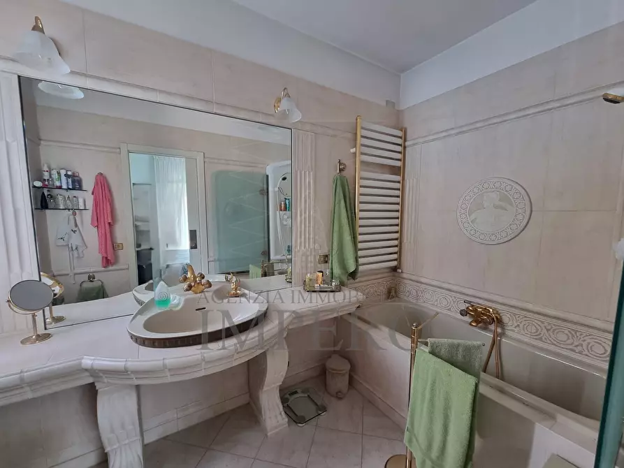 Immagine 35 di Villa in vendita  in Via Gallardi 63 a Ventimiglia