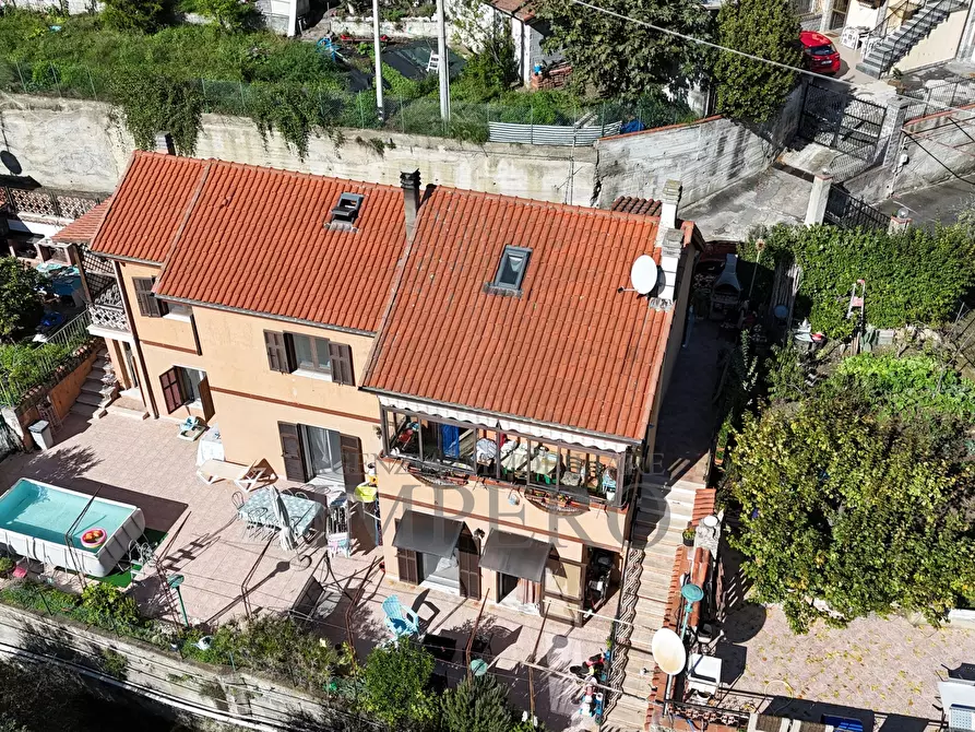 Immagine 1 di Villa in vendita  in regione pignoi 1 a Dolceacqua