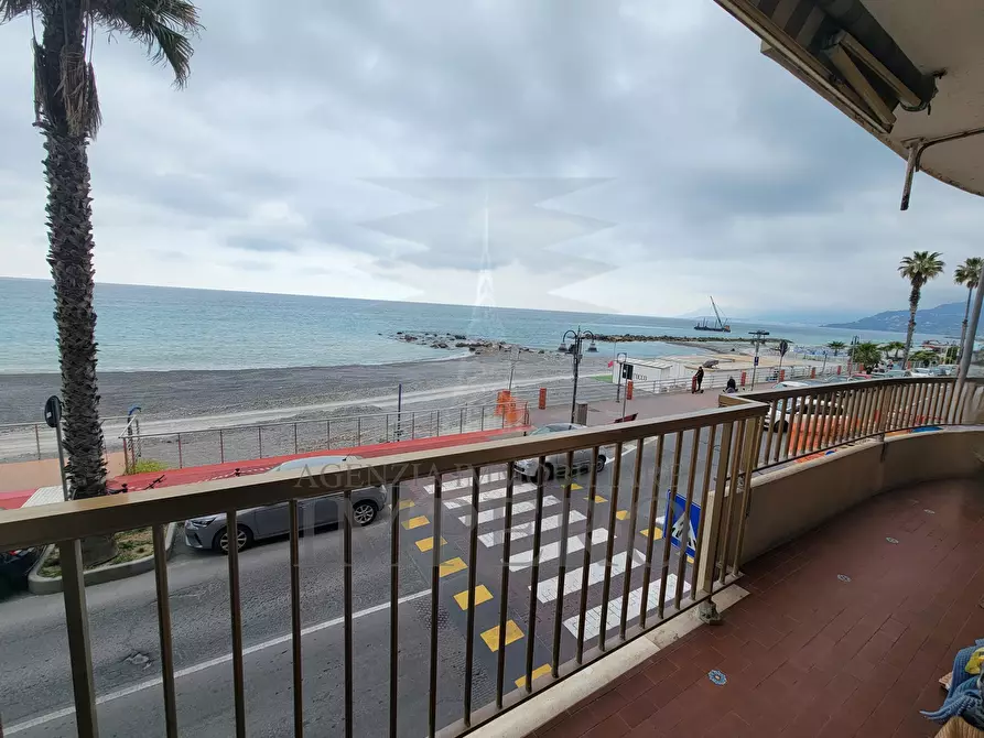 Immagine 3 di Bilocale in vendita  in Passeggiata Trento e Trieste 1 a Ventimiglia