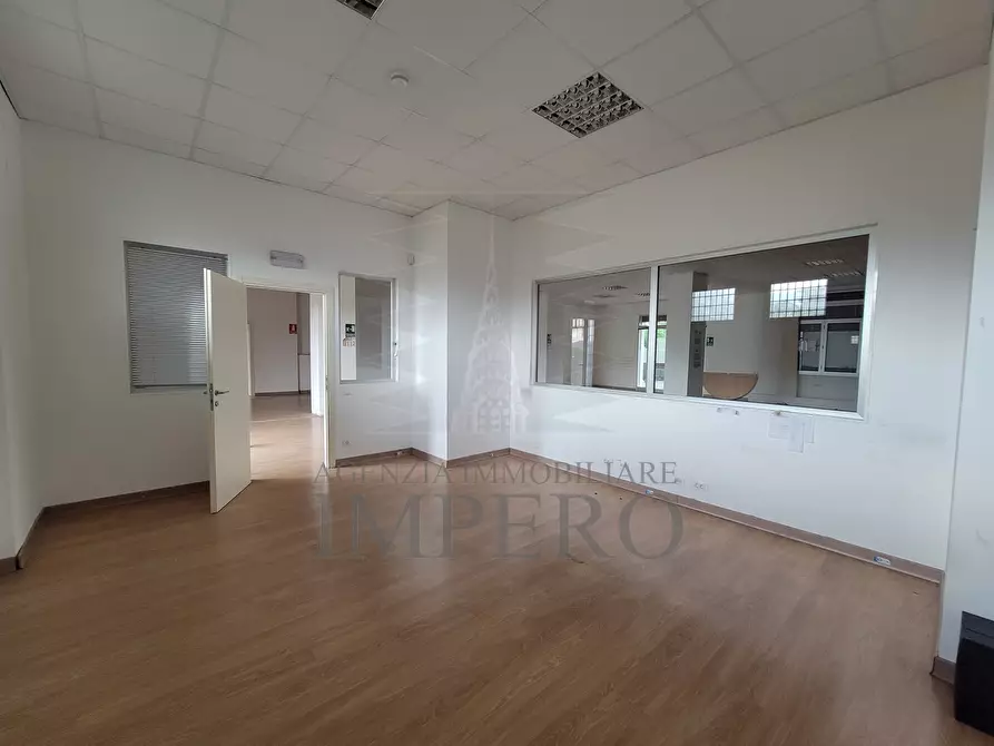 Immagine 10 di Attività artigianale in vendita  in Via Cornelio Tacito 12/B12/b a Ventimiglia