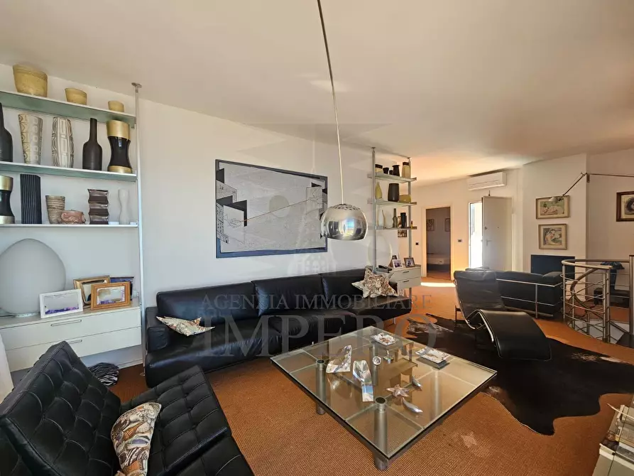 Immagine 3 di Villa in vendita  in Via Woronof a Ventimiglia