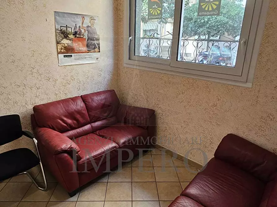 Immagine 2 di Locale commerciale in vendita  in Via Vittorio Veneto 1 a Ventimiglia