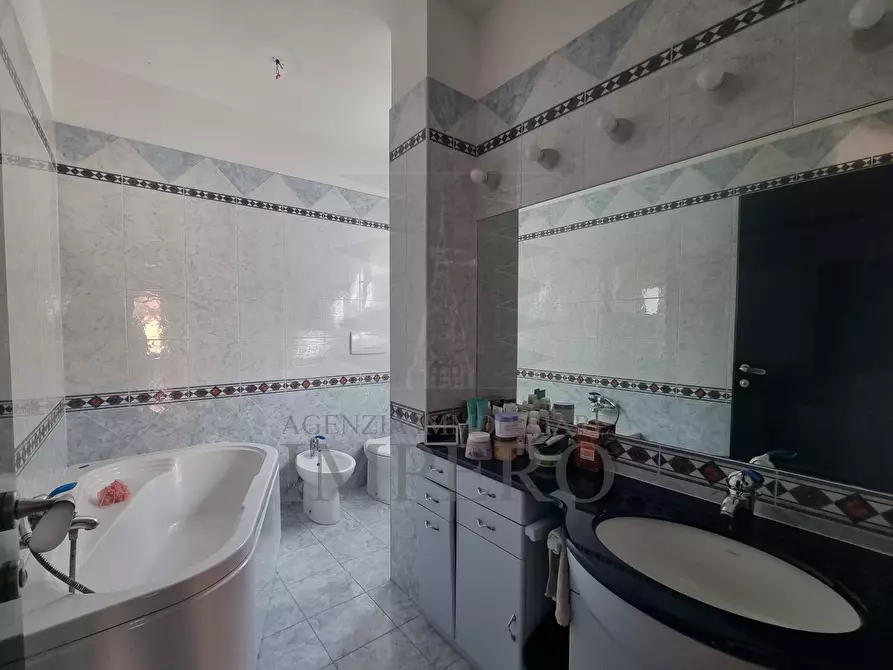 Immagine 41 di Attico in vendita  in Corso Genova 78 a Ventimiglia