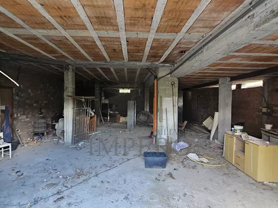 Immagine 3 di Magazzino in vendita  in Via dell'Opera a Ventimiglia