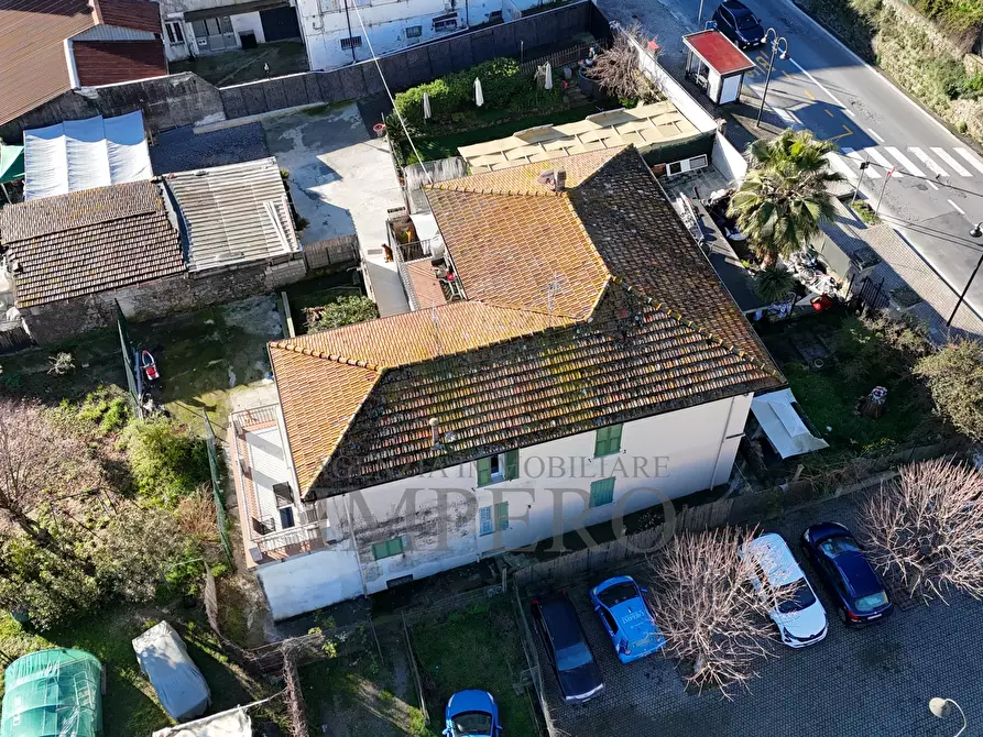 Immagine 24 di Bilocale in vendita  in Piazza Madonna 1 a Camporosso