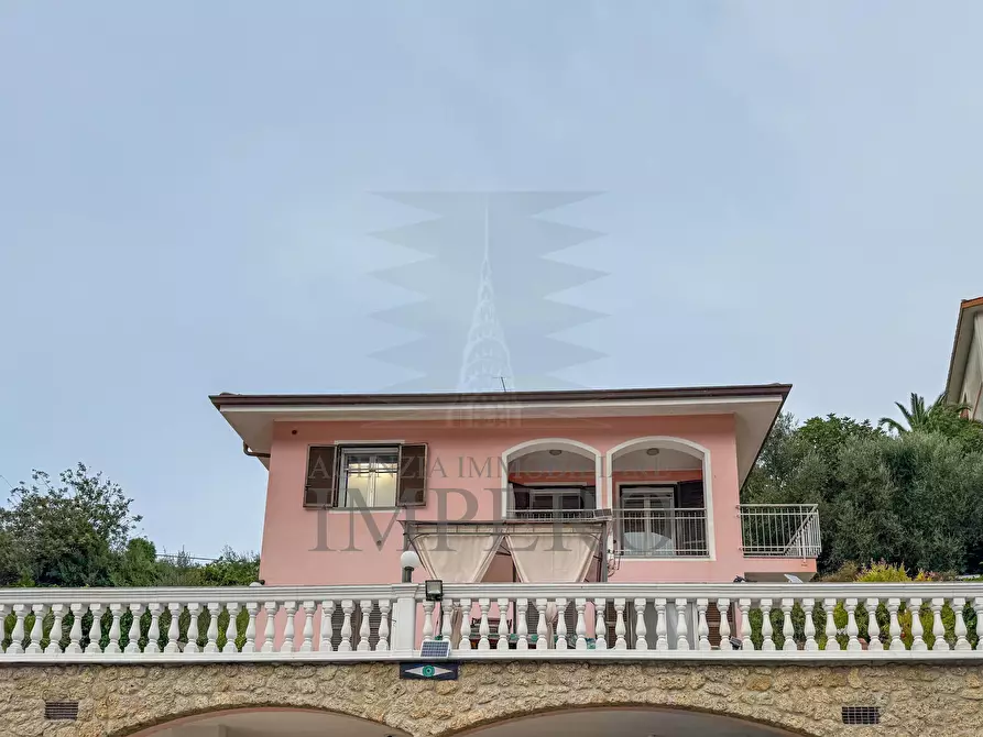 Immagine 35 di Villa in vendita  in Via del Commercio 1 a Camporosso