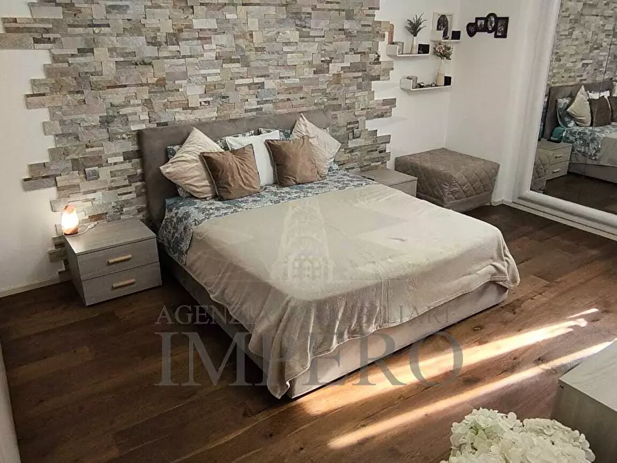 Immagine 17 di Pentalocale in vendita  in Via Tenda 4 a Ventimiglia