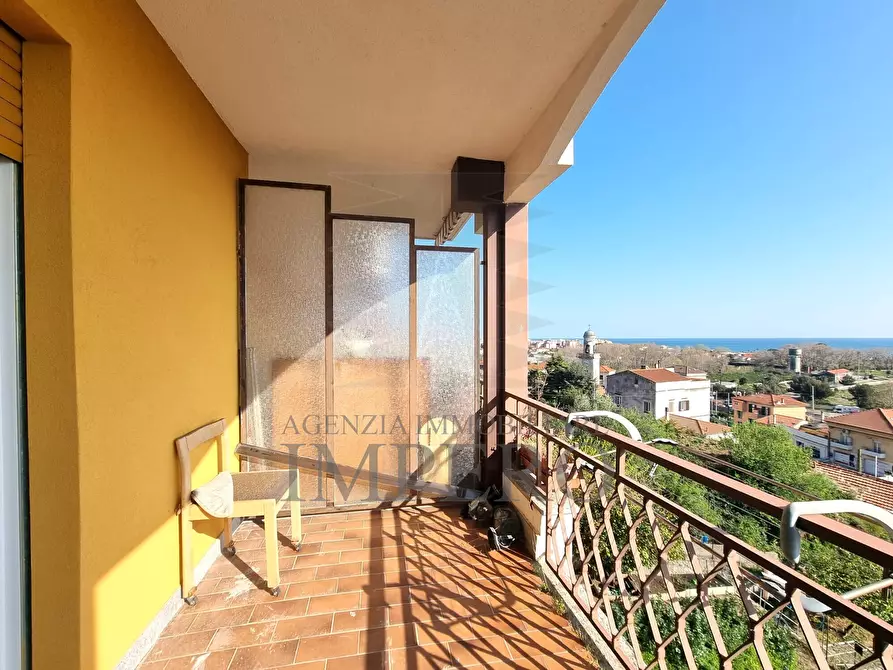 Immagine 5 di Bilocale in vendita  in Via Collasgarba 17 a Ventimiglia