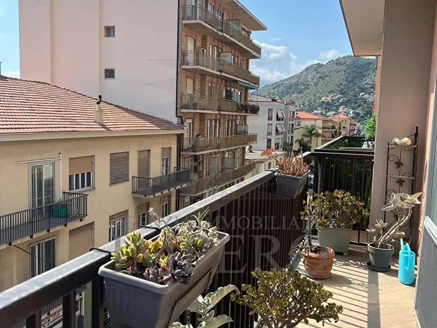 Immagine 33 di Quadrilocale in vendita  in Via Colonnello Aprosio a Vallecrosia