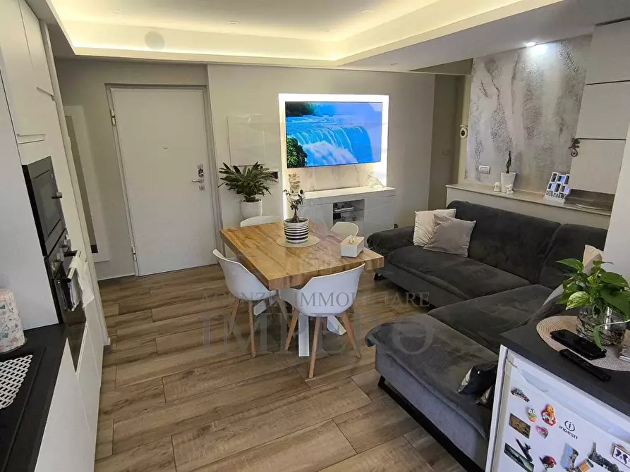 Immagine 3 di Pentalocale in vendita  in Via Tenda 4 a Ventimiglia