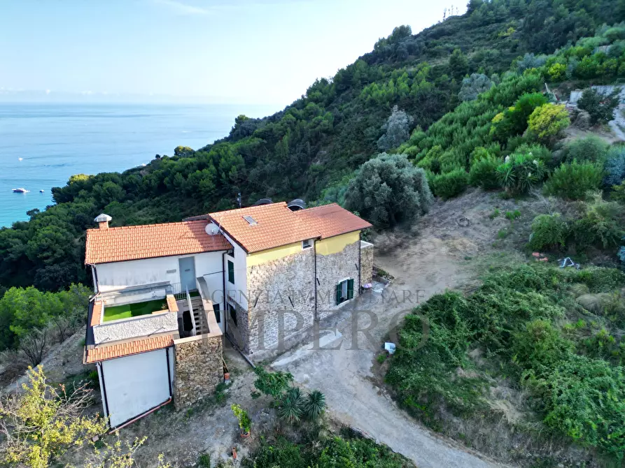Immagine 3 di Villa in vendita  in Corso Francia 108 a Ventimiglia