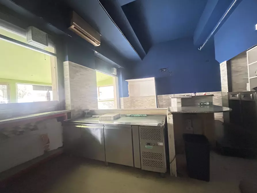 Immagine 14 di Locale commerciale in affitto  in Viale Nettuno a Francavilla Al Mare