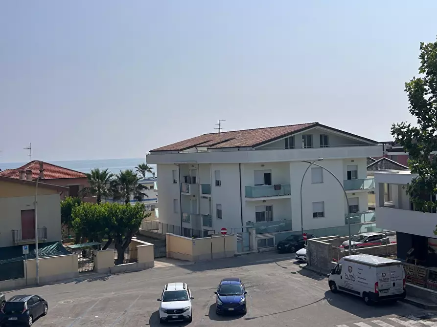 Immagine 16 di Trilocale in affitto  a Francavilla Al Mare