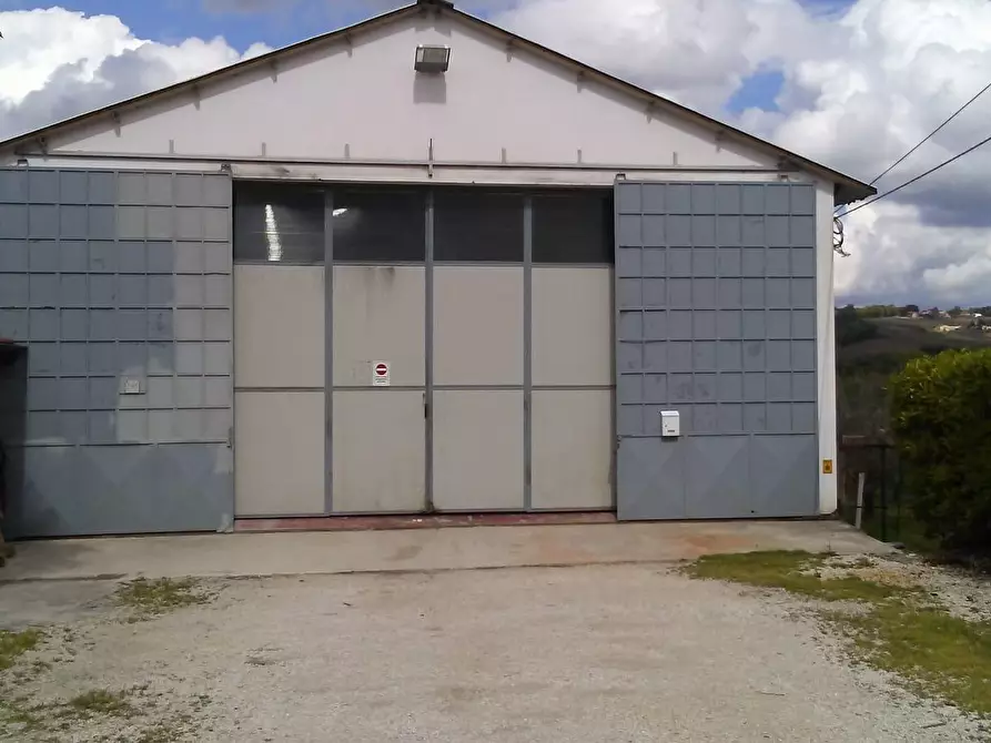 Immagine 2 di Attività artigianale in affitto  in Viale Maiella 23/A a Casacanditella