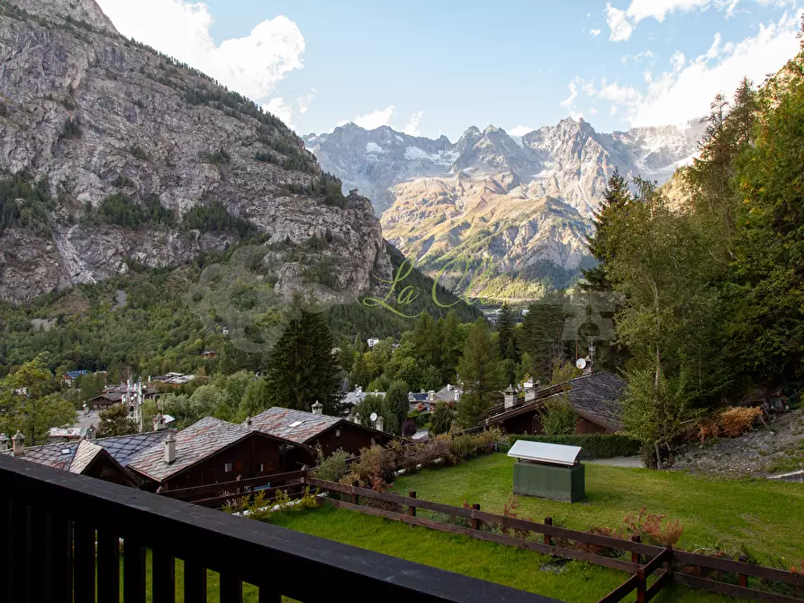 Immagine 23 di Trilocale in affitto  a Courmayeur