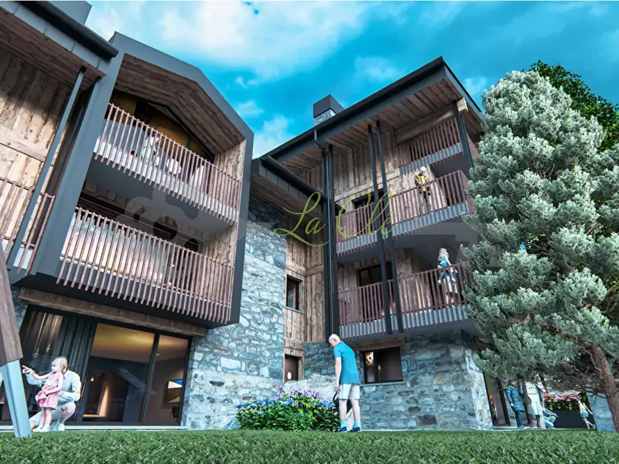 Immagine 10 di Quadrilocale in vendita  a Courmayeur