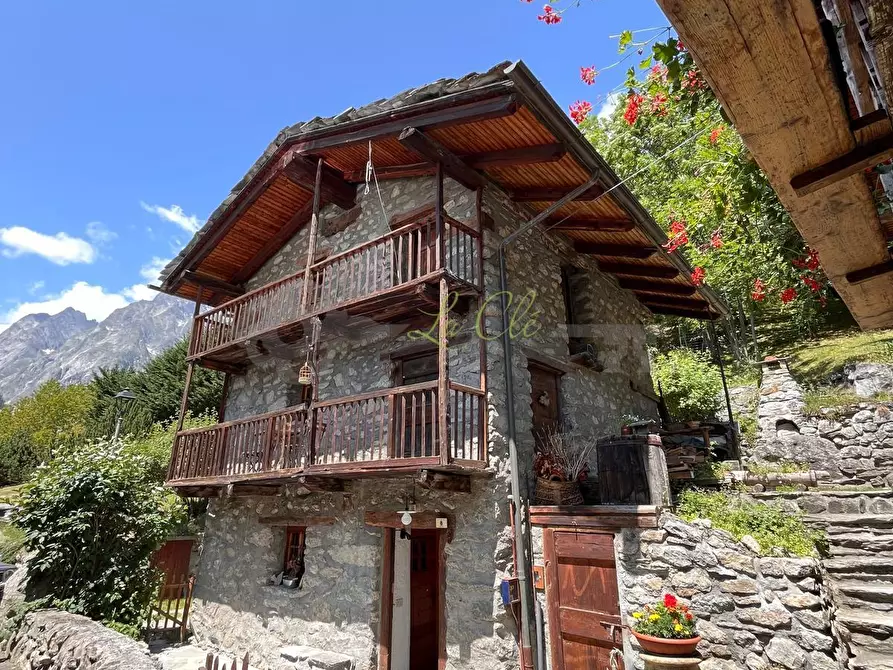 Immagine 35 di Baita in affitto  a Courmayeur