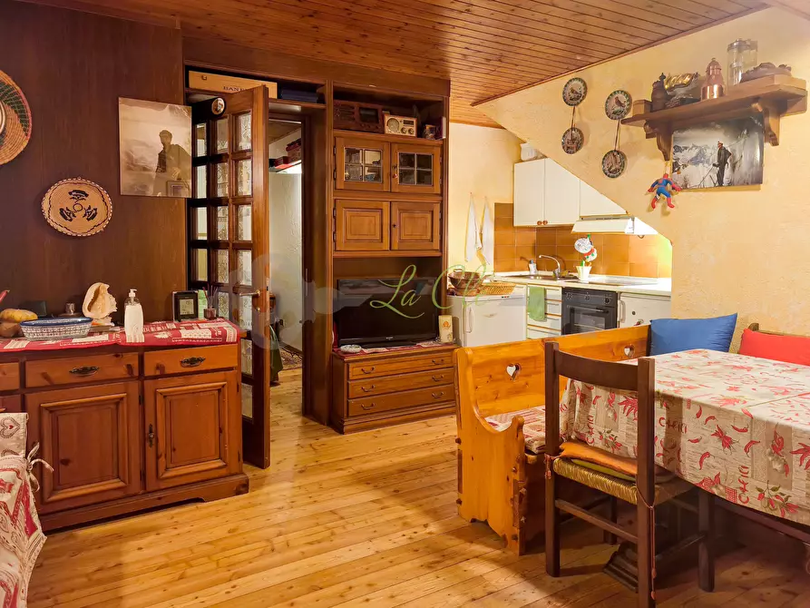 Immagine 1 di Bilocale in vendita  in Route Panoramique 20 a Pre'-Saint-Didier