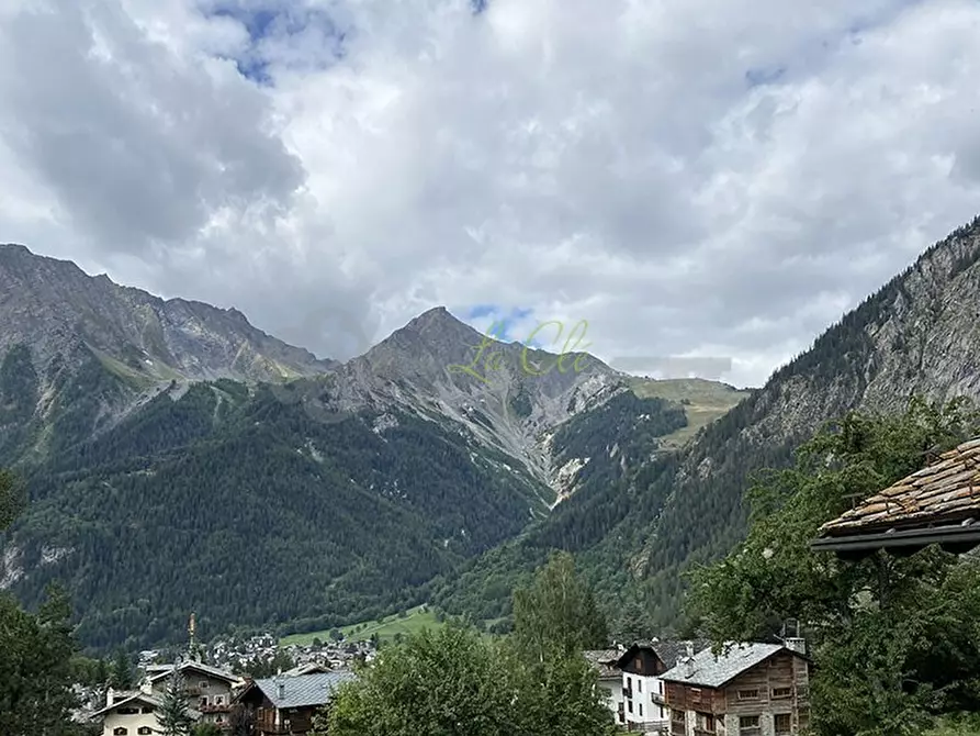 Immagine 14 di Trilocale in affitto  a Courmayeur
