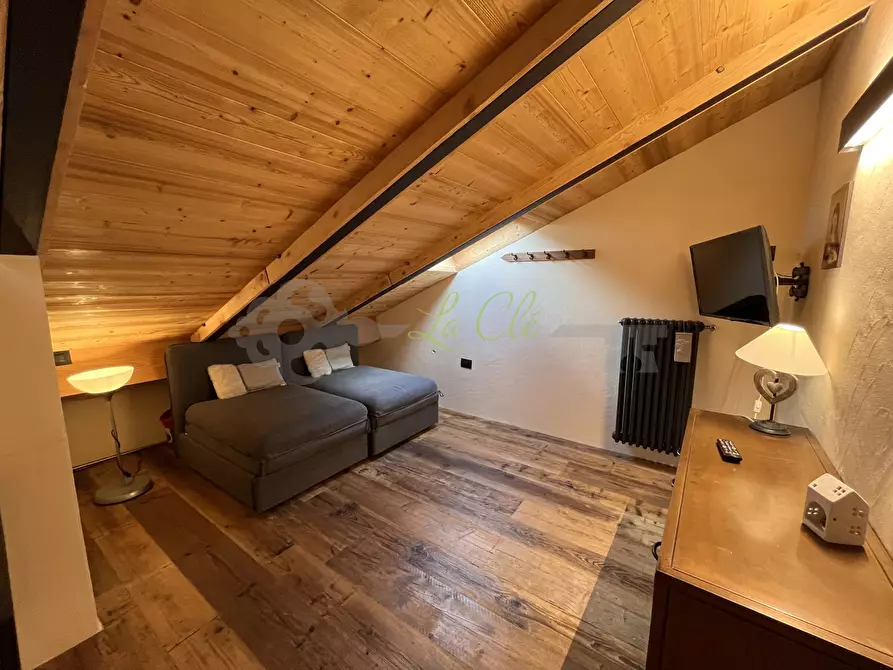 Immagine 25 di Trilocale in affitto  a Courmayeur