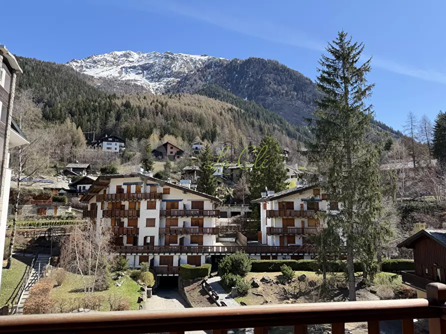 Immagine 40 di Trilocale in affitto  in Strada Regionale 41 a Courmayeur