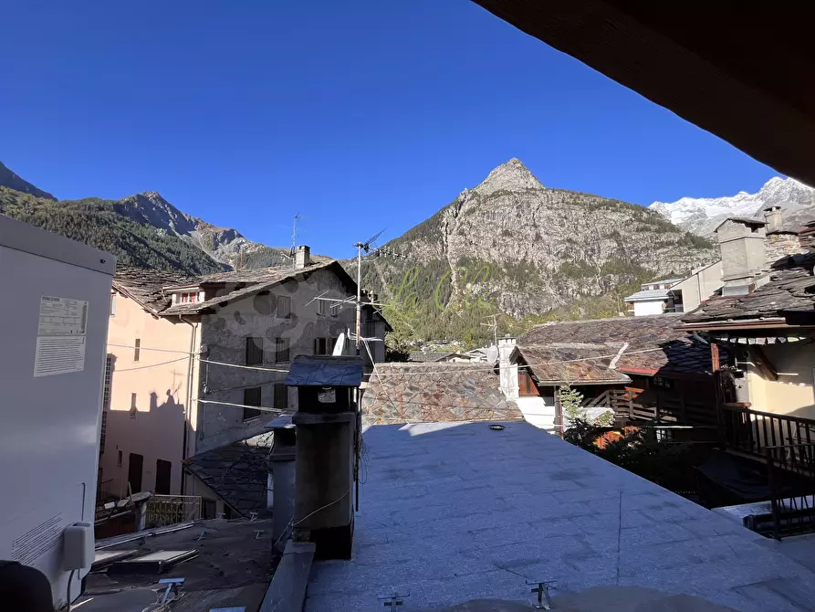 Immagine 23 di Trilocale in affitto  in Via Roma 47 a Courmayeur