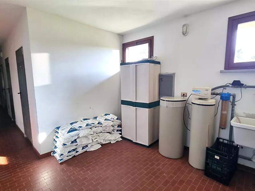 Immagine 19 di Trilocale in vendita  in Strada Val Parma 228 a Parma