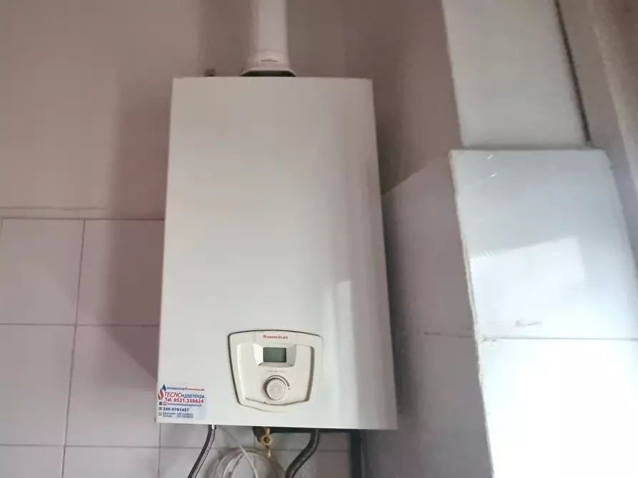 Immagine 6 di Trilocale in vendita  in Strada Cava in Vigatto 3 a Parma