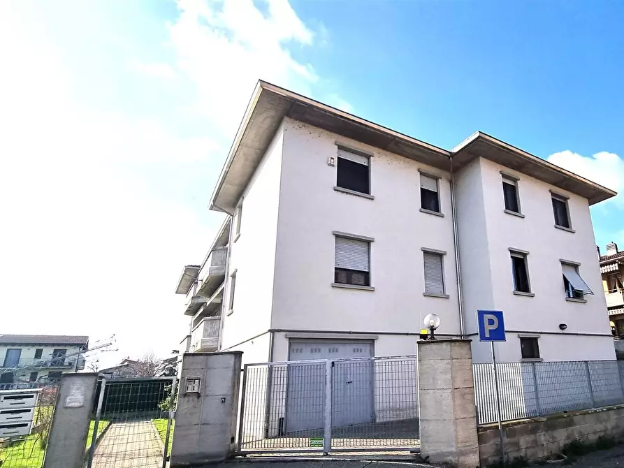 Immagine 1 di Trilocale in vendita  in Strada Val Parma 228 a Parma